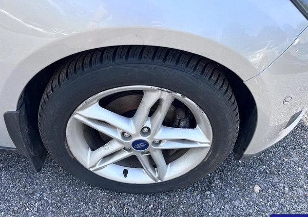 Ford Focus cena 34700 przebieg: 158202, rok produkcji 2018 z Wieliczka małe 742